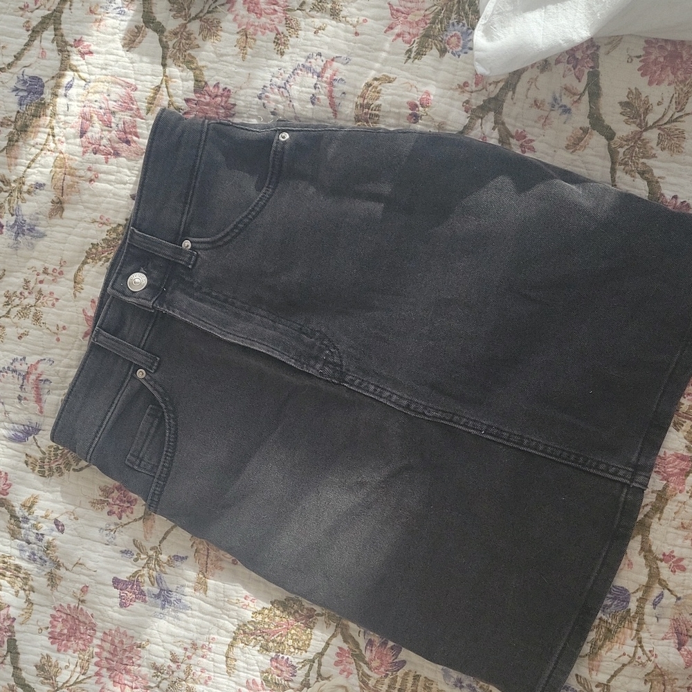 H&M high waisted denim mom skirt